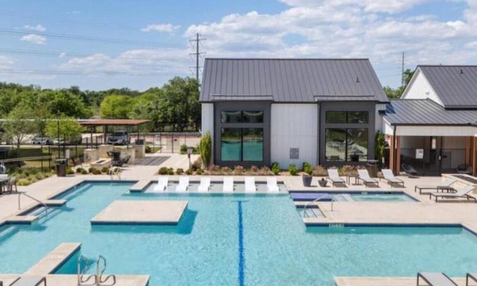 Central West End Apartment | Kasa Homey 2 BD Fast Wifi St Louis
