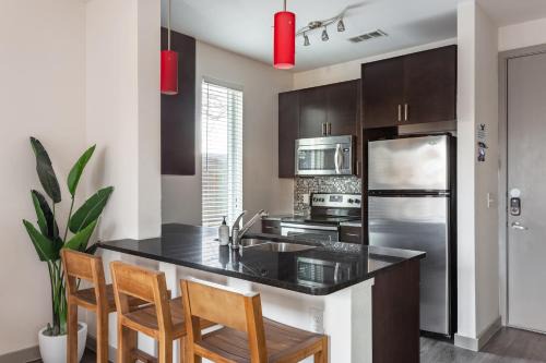 Dallas Apartment | Kasa Love Field-Medical District Dallas