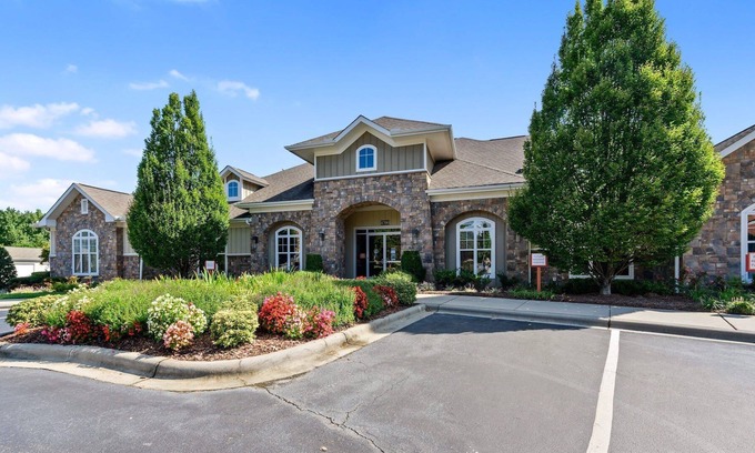 Paw Creek Apartment | Kasa Northlake Charlotte