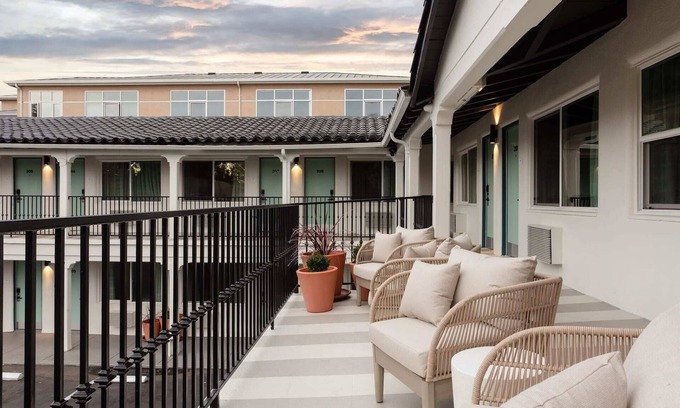 Ventura Apartment | Kasa Palo Alto | Great Location, Spacious with Double Beds