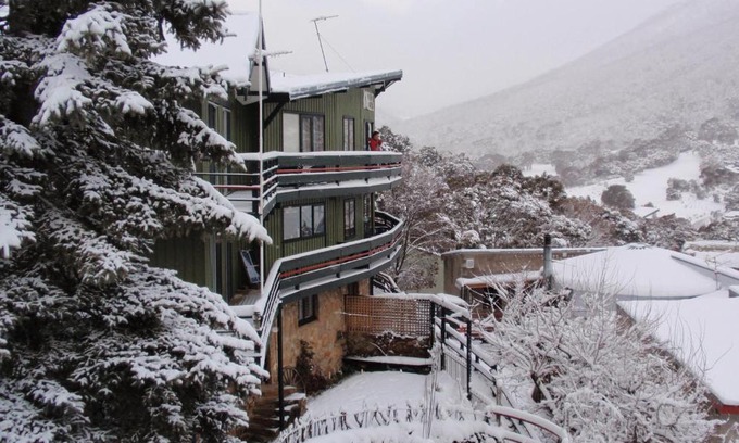 Thredbo Cabin | Kasees Apartments & Mountain Lodge