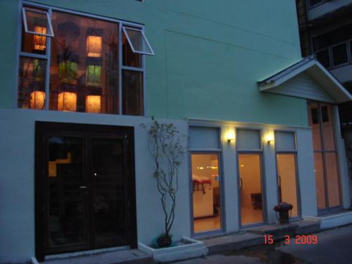 Lat Yao House | Kaset Guesthouse