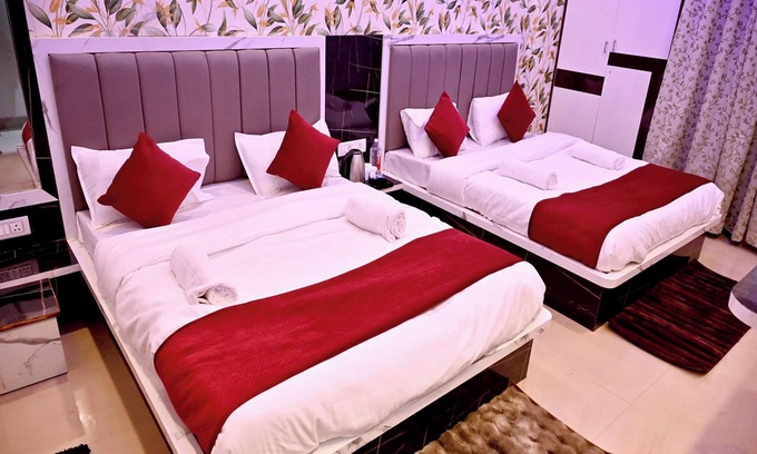 Mahmoorganj Hotel | Kashi Heaven Premium