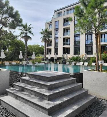 Saints Constantine and Helena Apartment | Katty's Place - Azur Premium