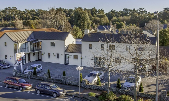 Riccarton Hotel | Kauri Motel