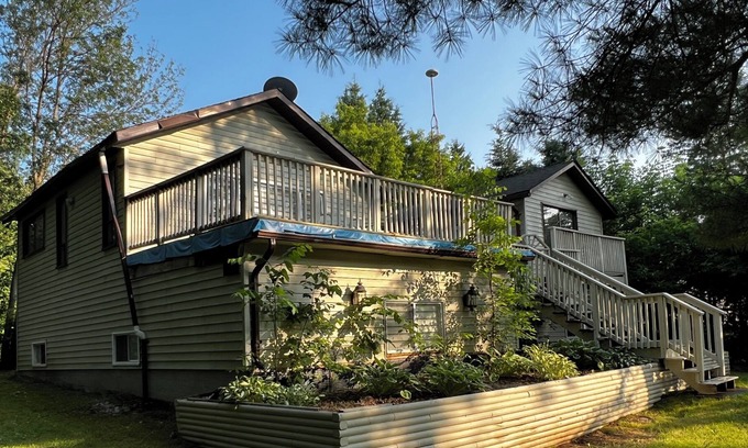 Baddow Cottage | Kawartha Lakes River Front Cottage