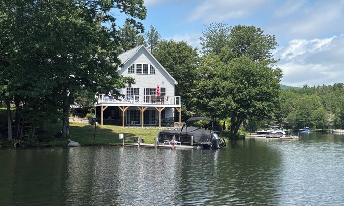 Moultonborough House | Kayak Cove: Winni Lakefront 5BR