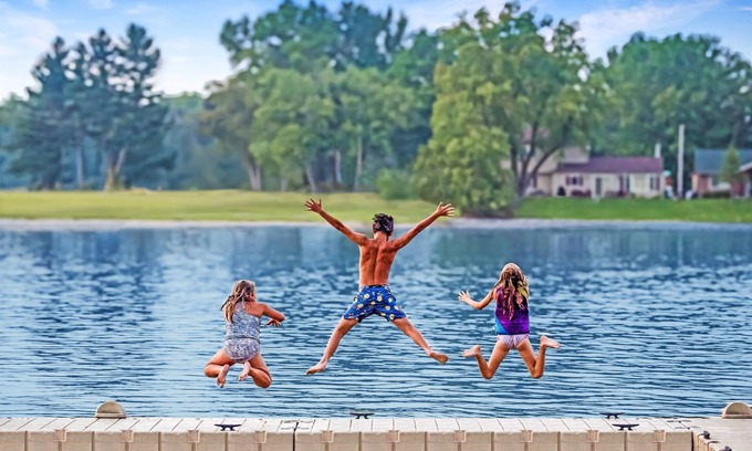 Newville House | Kayaks/Firepit/Games/Grill Your Dream Fall Vacay