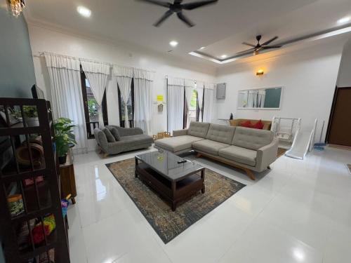 Bukit Payong House | KaySue Twin Villa