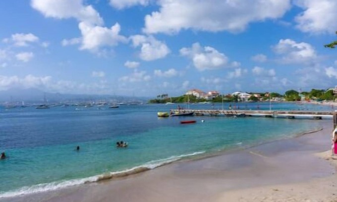Trois-Ilets Apartment | Kaz Mitan Appt. les Pieds Dans Leau !