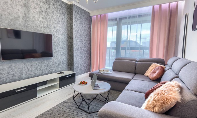 Wola Apartment | Kazou Residence Burakowska