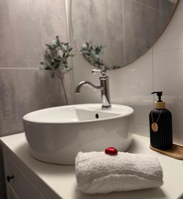Sørvagen Apartment | KB Basement Apartment