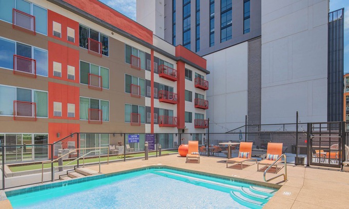 Evans Churchill Apartment | KB - Proxy 333