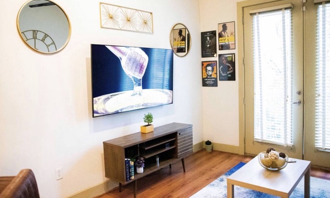 Lindridge-Martin Manor Apartment | KCN VIBEZ! FREE PARKING! PRIME LOCATION