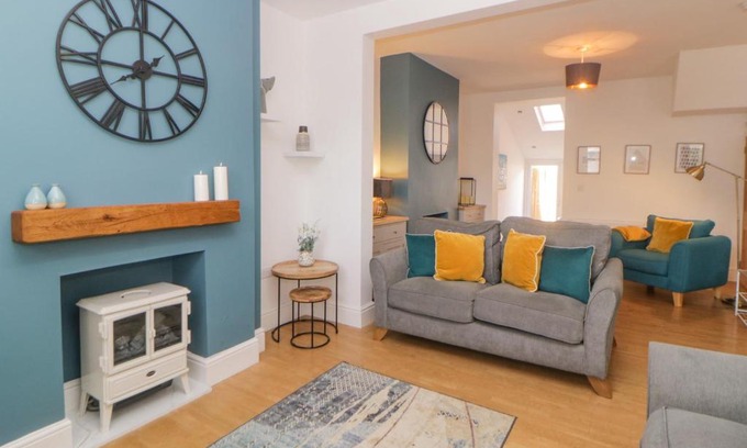 Exmouth House | Keeling