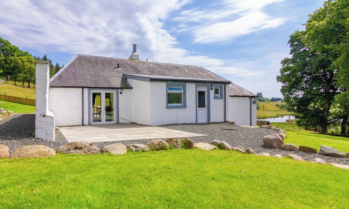 Blairgowrie Cottage | Keepers Cottage - UK30246