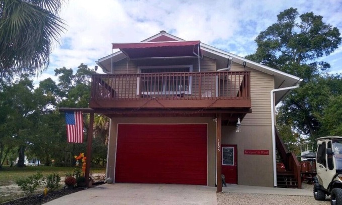 Steinhatchee House | Keepin' It Reel In Town Steinhatchee