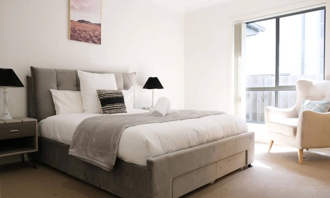 Kellyville House | Kellyville Modern & Stylish House for family &work