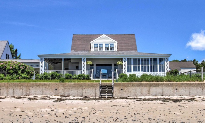 Kennebunk Cottage | Kennebunk Cottage w/Private Beach & Ocean Views!