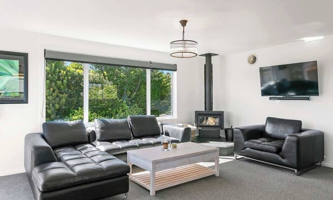 Richmond Heights House | Kensington Gem-Family Getaway
