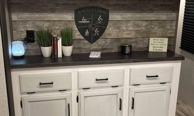 Mayfield House | Kentucky Camper Stay close to Paducah, Murray, LBL & Kentucky Lake.