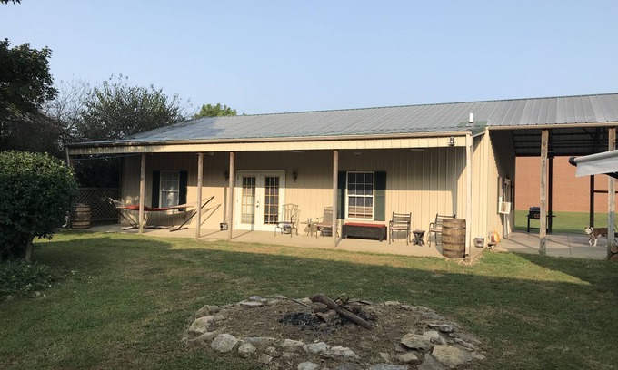 Mount Washington House | Kentucky Derby Guest House < 16 guest !