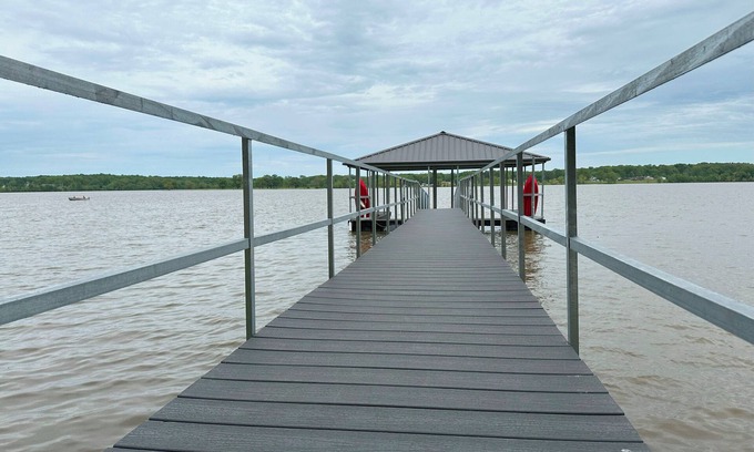 Almo House | Kentucky Lake 3-bed Mobile Home Cabins - shared dock access WiFi, & Bald eagles!