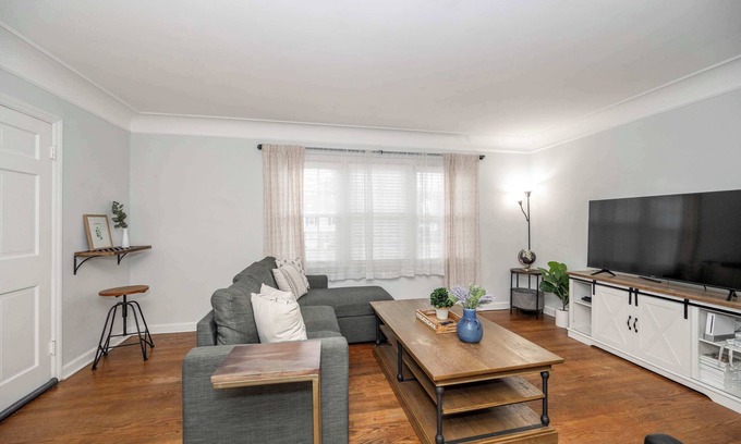 Roselawn Finance Condo | Kenwood Keys 1 Cozy Stay for 6