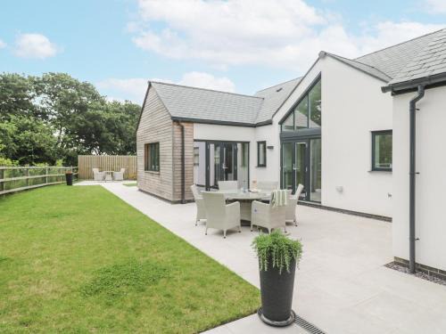Mylor House | Kerrek Lodge
