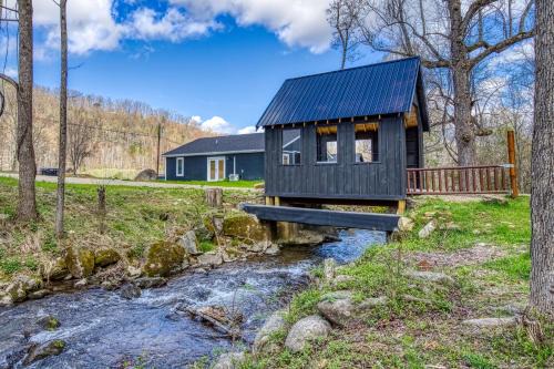 Cosby House | Kerri's Cottage-Pickleball Court, Creek, WIFI, Mountain Views, No Cleaning Fee