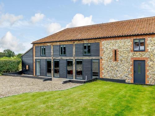 Swaffham House | Kestrel Barn-Uk31353