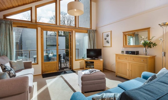 Keswick Cabin | KESWICK BRIDGE SKIDDAW 18, family friendly, with a garden in Keswick
