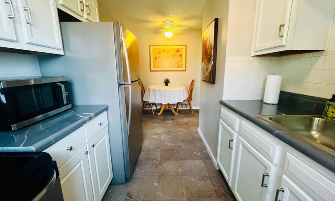 Oakwood Apartment | Kettering Crown Suite: Fully Equipped Furnished Housing for Long-Term Stays!