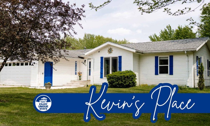Paw Paw Lake House | Kevins Place near PawPaw Lake!