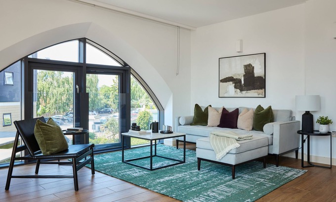 London Borough of Hounslow Apartment | Kew Bridge by Viridian Apartments