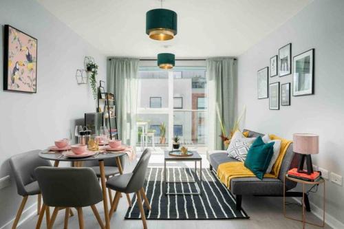 London Borough of Hounslow Apartment | Kew Gardens retreat
