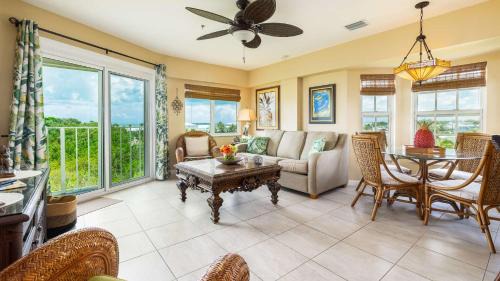 Tavernier House | Key Largo Baha Penthouse Ocean Pointe 1416