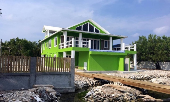 Isla de Utila House | Key Lime Casa - Ocean Front - Private Pool