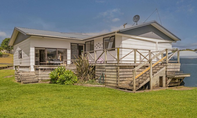 Whangapoua House | Key to Whangapoua - Whangapoua Holiday Home