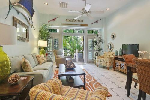 Truman Annex House | Key West Found by AvantStay Close to Shops w Patio Shared Pool Week Long Stays Only