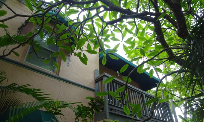 White Street Gallery District Apartment | Key West Sunset Suite at Suite Dreams Inn