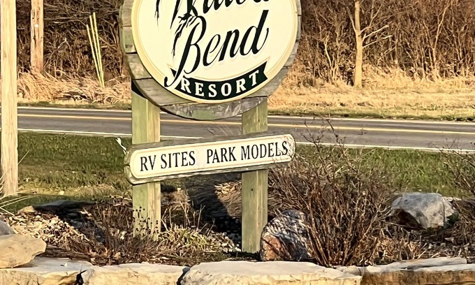 Gypsum RV Rental | Keystone Cougar 32 RLI luxury. Minutes from Cedar point and the Walleye capital