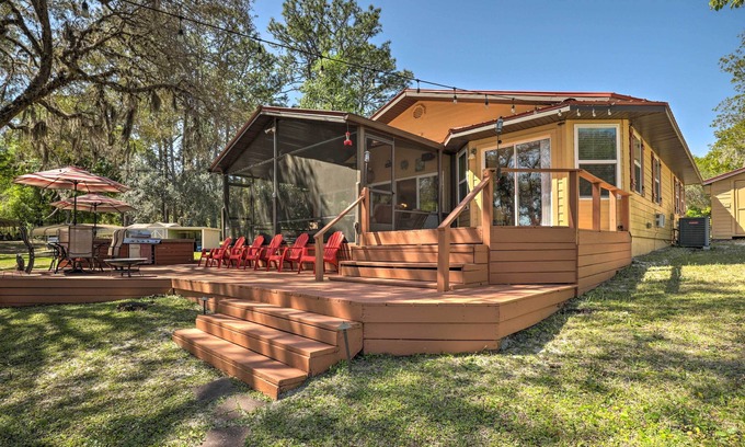 Melrose Cabin | Keystone Heights Lakefront Cabin - Fire Pit, Grill