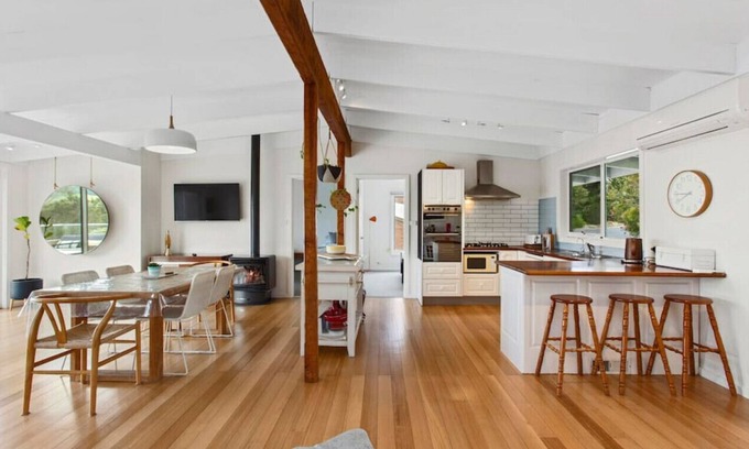 Marengo House | Kiah Mindie - Ocean Views + Fireplace + Wi-Fi