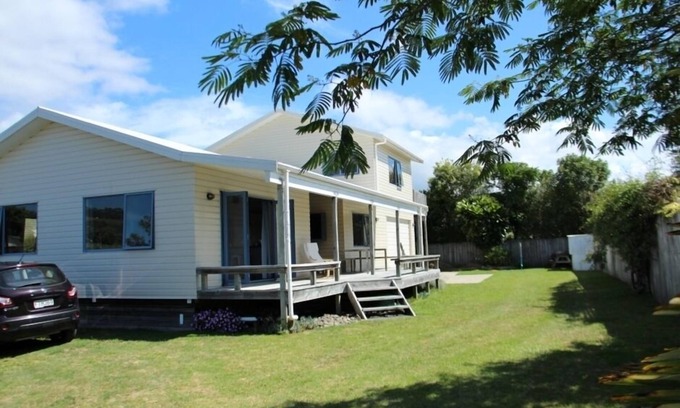 Cooks Beach House | Kick back & relax at Cooks Beach