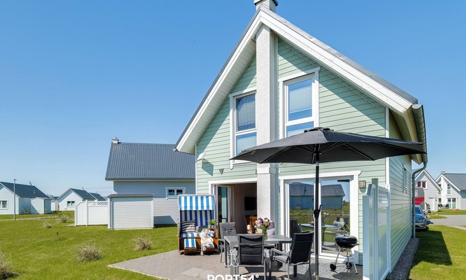 Olpenitz House | Kick in - infrared sauna, fireplace, bathtub, terrace, beach chair, parking lot