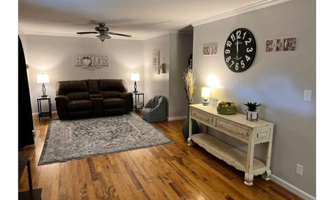 Guntersville House | Kid-Friendly Townhouse Near Lake & Sports Complex