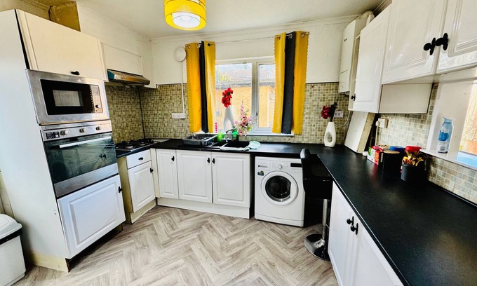 Kidderminster House | Kidderminster West Midlands Birmingham 3 Bedrooms