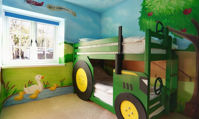 Holsworthy Cottage | Kids Fun Farm Themed Bedroom in Cosy Cob Cottage