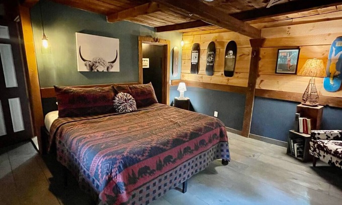 Waterbury Cabin | Killington - Grunberg Haus Inn & Cabins